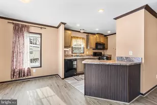 8754 Breinig Run Cir, Breinigsville, PA 18031 - Photo 6