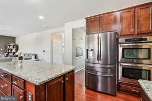 955 Yorkshire Dr, Breinigsville, PA 18031 - Photo 10