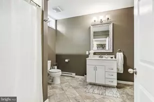 955 Yorkshire Dr, Breinigsville, PA 18031 - Photo 50