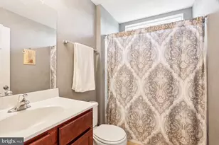 955 Yorkshire Dr, Breinigsville, PA 18031 - Photo 30