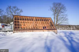 8600 Delong Dr, Slatington, PA 18080 - Photo 6