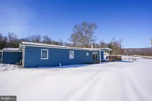 8600 Delong Dr, Slatington, PA 18080 - Photo 4