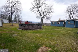 8600 Delong Dr, Slatington, PA 18080 - Photo 14