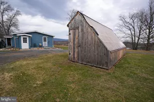 8600 Delong Dr, Slatington, PA 18080 - Photo 20