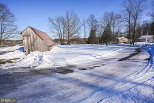 8600 Delong Dr, Slatington, PA 18080 - Photo 8