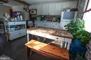 8600 Delong Dr, Slatington, PA 18080 - Photo 46