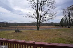 8600 Delong Dr, Slatington, PA 18080 - Photo 10
