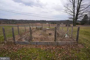 8600 Delong Dr, Slatington, PA 18080 - Photo 16