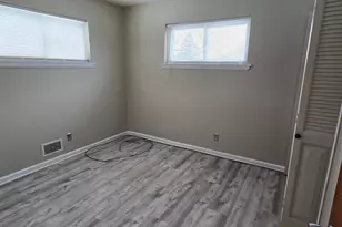 2463 S Lumber St, Allentown, PA 18102 - Photo 10