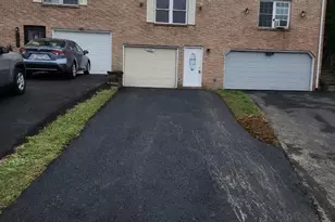 2620 Mountain Ln, Allentown, PA 18103 - Photo 1