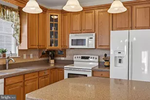 2852 Donegal Dr, Macungie, PA 18062 - Photo 16