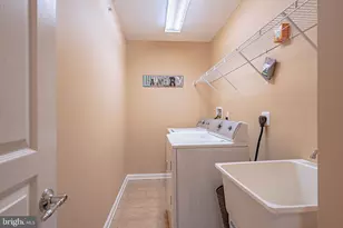 8542 Mayfair Ct, Breinigsville, PA 18031 - Photo 36