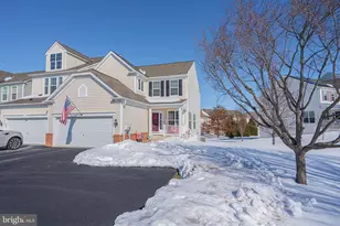 8542 Mayfair Ct, Breinigsville, PA 18031 - Photo 2