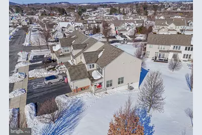 8542 Mayfair Court, Breinigsville, PA 18031 - Photo 4