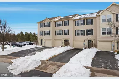 1048 Sparrow Way, Breinigsville, PA 18031 - Photo 4