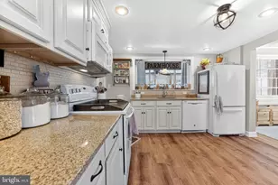 926 Buttonwood St, Emmaus, PA 18049 - Photo 12