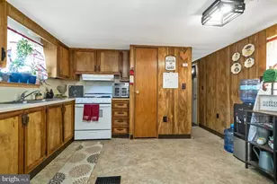 1048 Cedar St, Laurys Station, PA 18059 - Photo 6