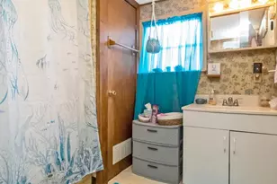 1048 Cedar St, Laurys Station, PA 18059 - Photo 16