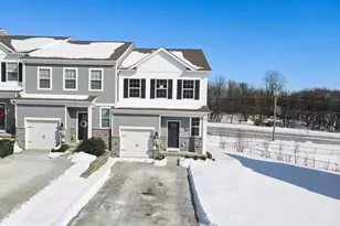 1031 Turnstone Dr, Fogelsville, PA 18051 - Photo 1