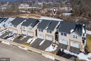 7592 Clayton Ave, Coopersburg, PA 18036 - Photo 4