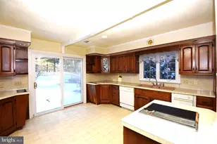 1850 Briarcliff Terrace, Allentown, PA 18103 - Photo 10