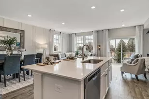 1063 Meadowlark Dr, Fogelsville, PA 18051 - Photo 2