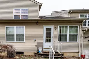 1103 Timberidge Ln, Allentown, PA 18106 - Photo 2