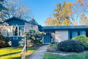 1989 Forest Ln, Allentown, PA 18103 - Photo 2