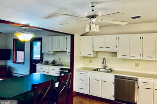 1989 Forest Ln, Allentown, PA 18103 - Photo 12