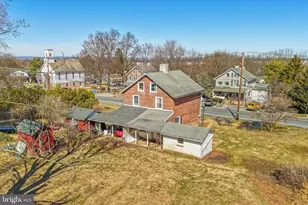 442 Franklin St, Alburtis, PA 18011 - Photo 2