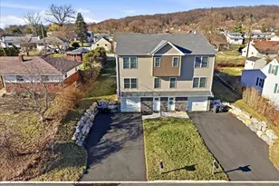 839 E Lynnwood St, Allentown, PA 18103 - Photo 2