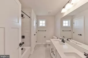 2890 Hawk Vly Ct, Center Valley, PA 18034 - Photo 26