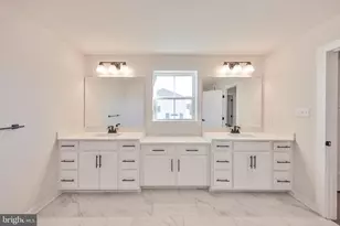 2890 Hawk Vly Ct, Center Valley, PA 18034 - Photo 24