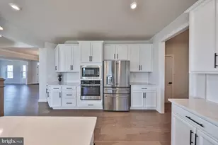2890 Hawk Vly Ct, Center Valley, PA 18034 - Photo 12