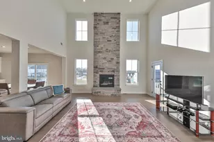 2890 Hawk Vly Ct, Center Valley, PA 18034 - Photo 6