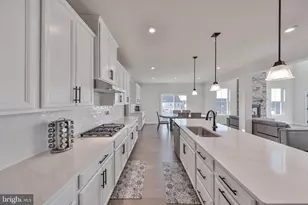 2890 Hawk Vly Ct, Center Valley, PA 18034 - Photo 10