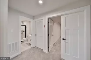 2890 Hawk Vly Ct, Center Valley, PA 18034 - Photo 36