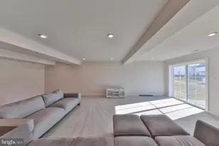 2890 Hawk Vly Ct, Center Valley, PA 18034 - Photo 34