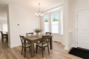625 Fountain Vw Cir, Allentown, PA 18104 - Photo 1