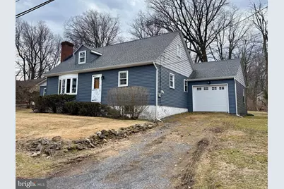 824 Kern Street, Bethlehem, PA 18015 - Photo 2