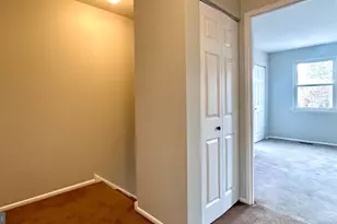 53 Eisenhower Cir, Whitehall, PA 18052 - Photo 10