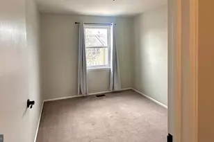 53 Eisenhower Cir, Whitehall, PA 18052 - Photo 12