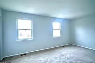 53 Eisenhower Cir, Whitehall, PA 18052 - Photo 16