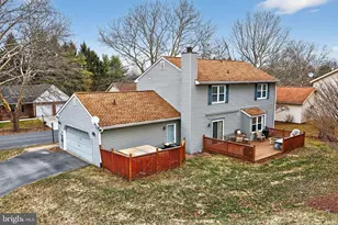 7914 Woodsbluff Run, Fogelsville, PA 18051 - Photo 2