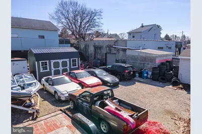 2227 N 3rd Avenue, Whitehall, PA 18052 - Photo 30