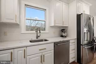 4801 Meadowview Terrace, Zionsville, PA 18092 - Photo 12