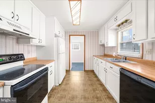 1138 Brookside Rd, Wescosville, PA 18106 - Photo 4