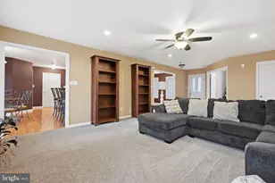 5529 Summit St, Whitehall, PA 18052 - Photo 10