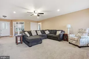 5529 Summit St, Whitehall, PA 18052 - Photo 6