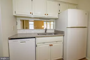 28 Stonewood Pl, Catasauqua, PA 18032 - Photo 8